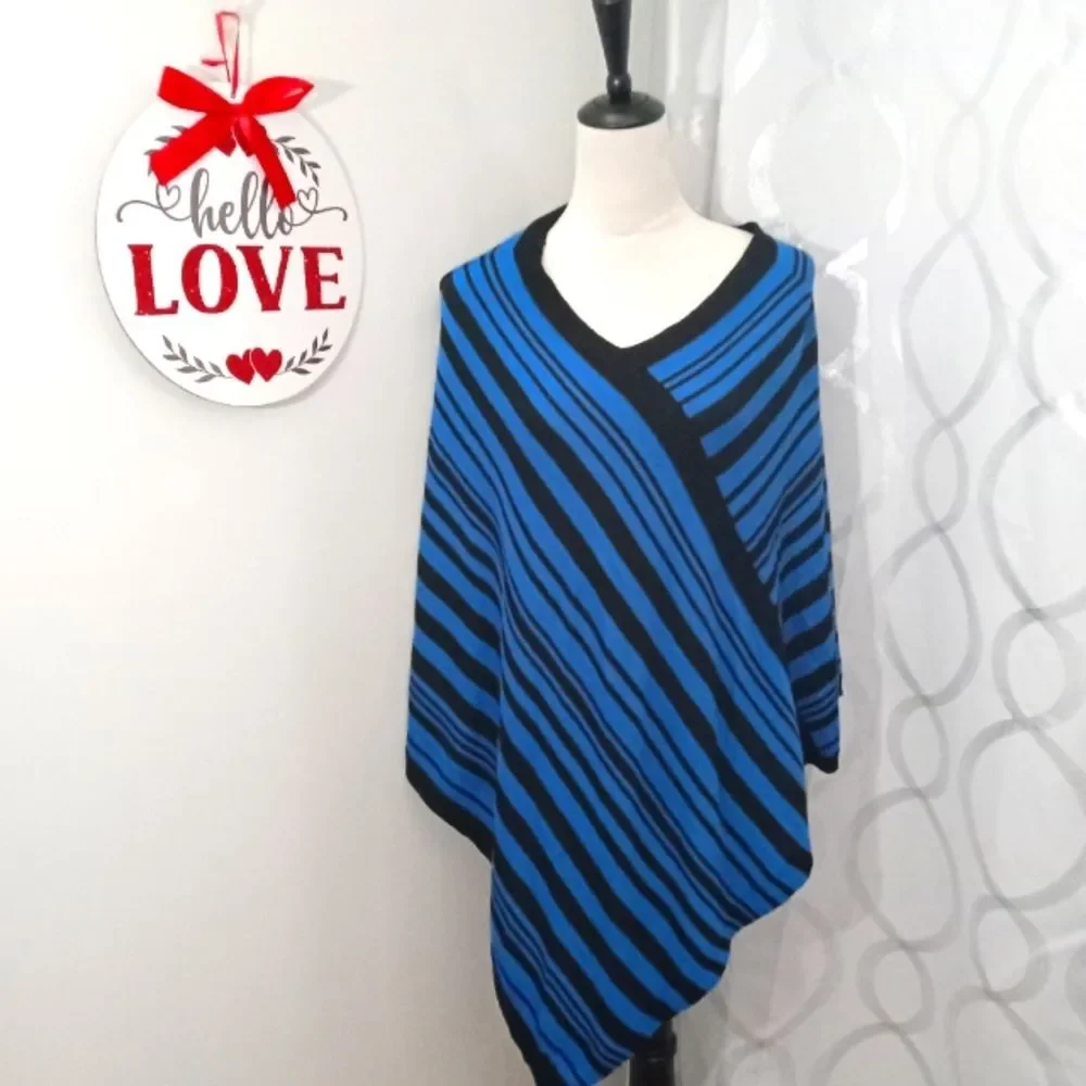 Ellen Tracy Blue and Black Shimmer  Pancho/ Shawl Size M/l